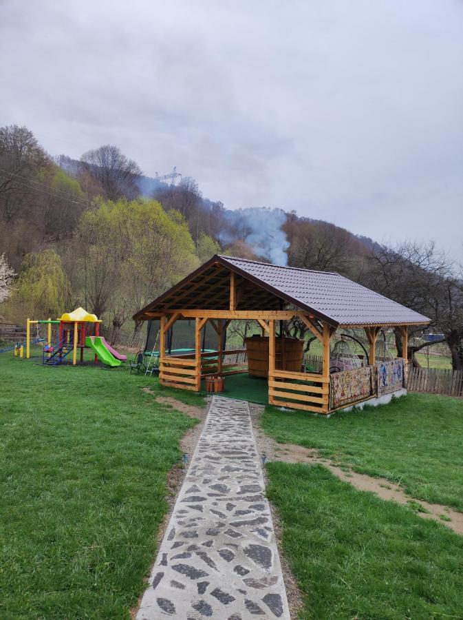 Casa Alesi Villa Dragoslavele Dış mekan fotoğraf